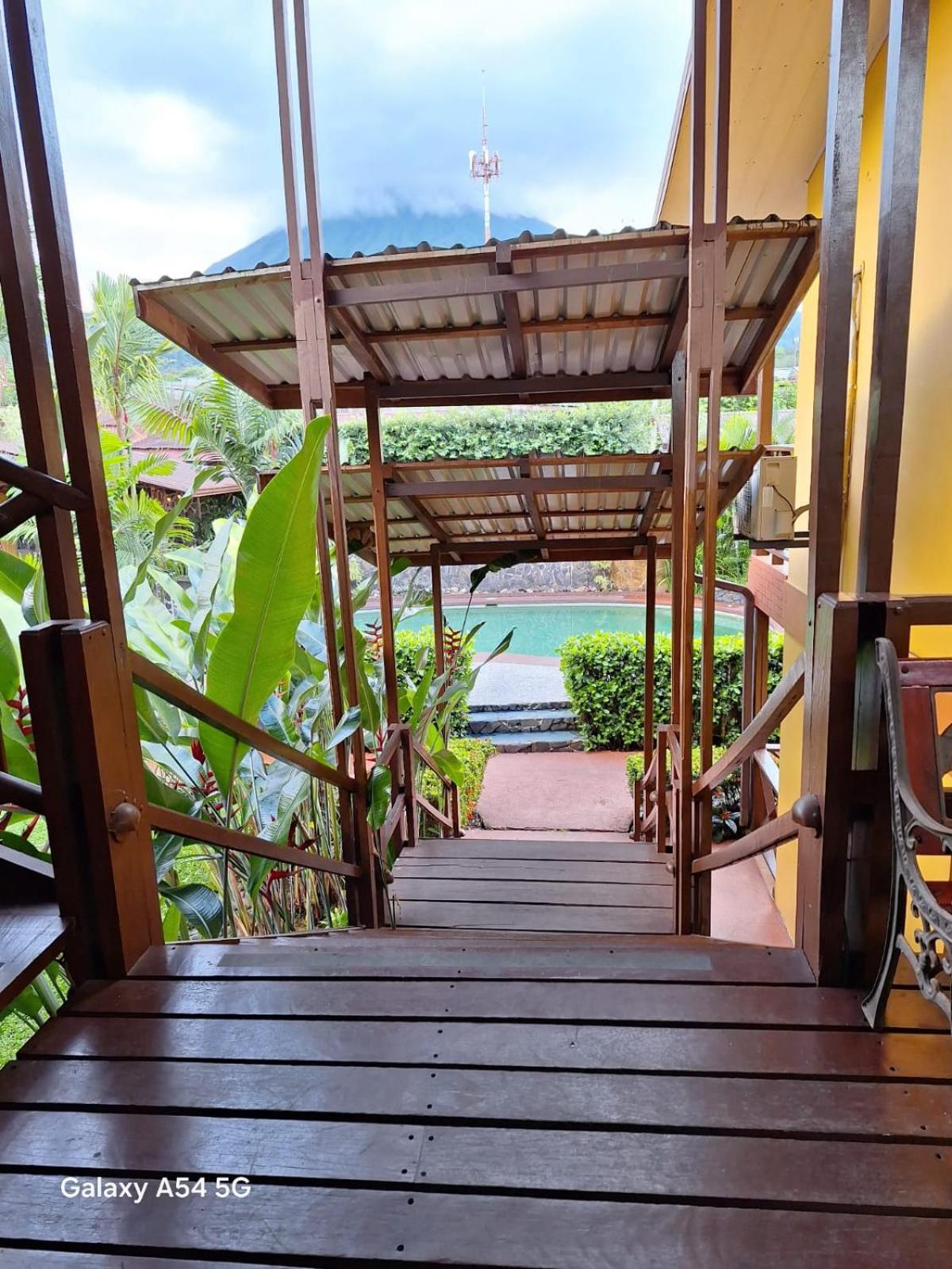Iris Arenal Hotel La Fortuna Extérieur photo