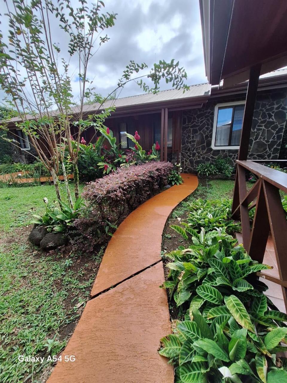 Iris Arenal Hotel La Fortuna Extérieur photo